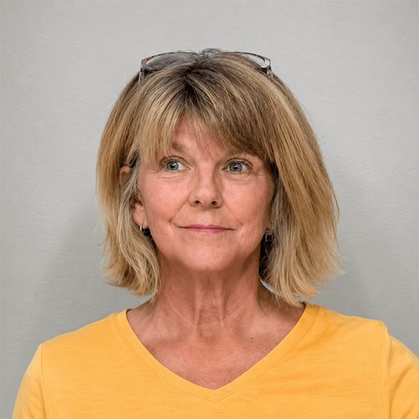 Dayna M. Scoles